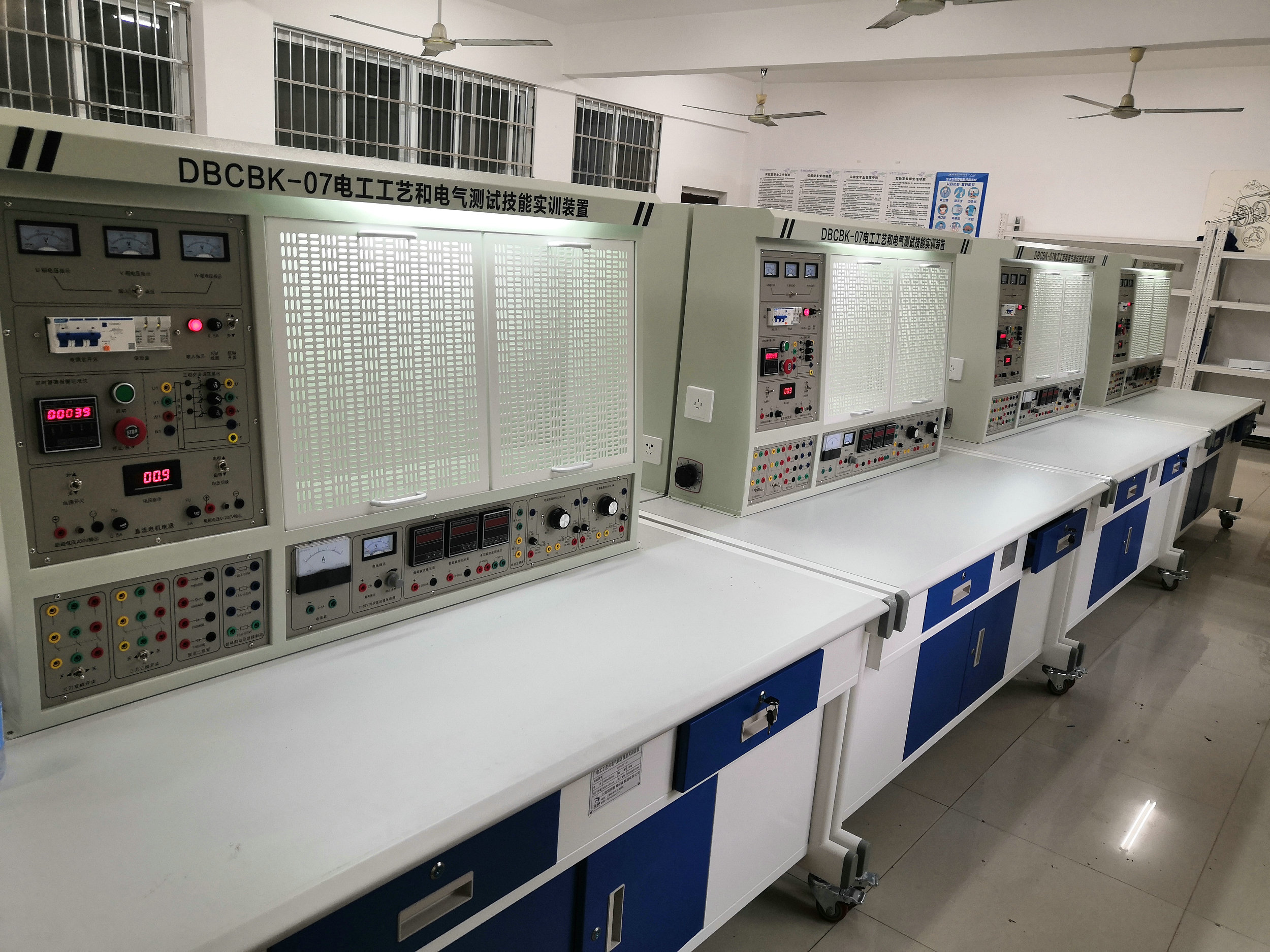 船舶電工工藝和電氣測試技能實訓(xùn)裝置